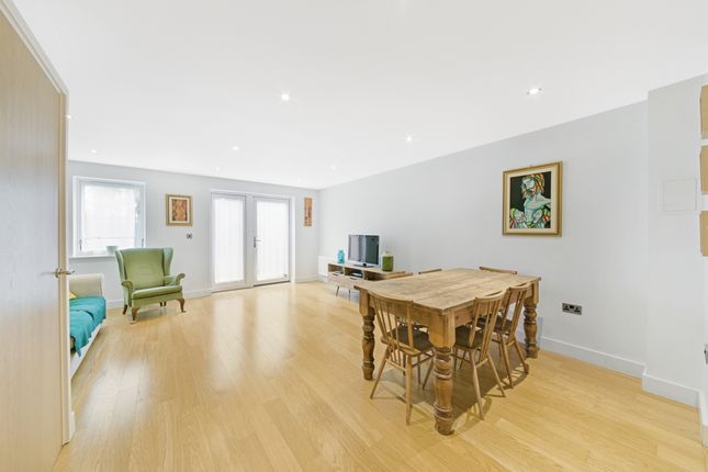35, Fairthorn Road, London photo 4