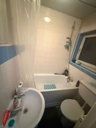 Flat D, London photo 4