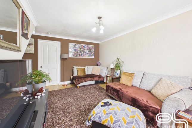 103, Milton Grove, Stafford photo 3