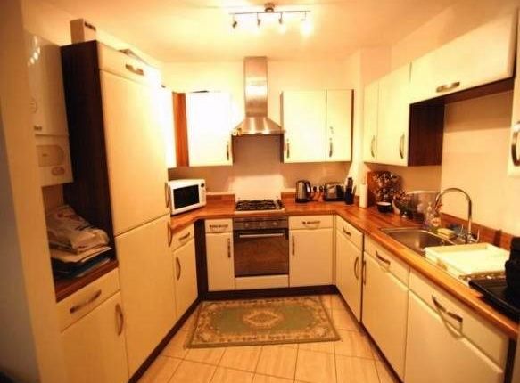 32 Hornby Court, High Road, Willesden photo 3