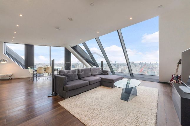 Thumbnail Flat to rent in The Strata Building, Walworth Road, Elephant And Castle