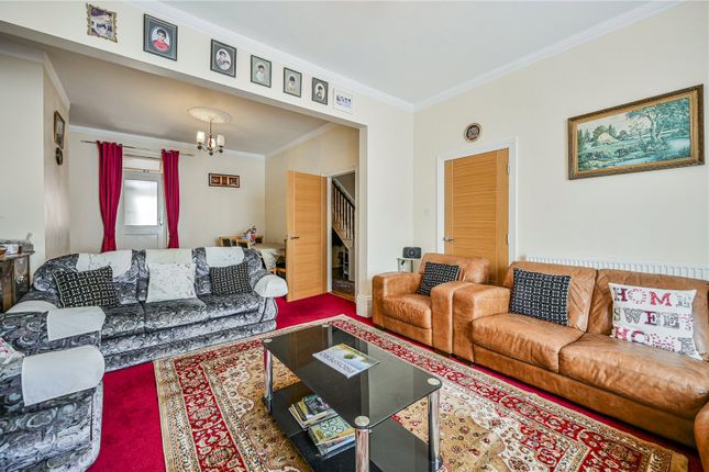 21, Ravenstone Road, London photo 4