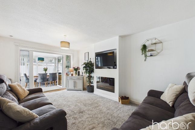 53 Meadowbank, Livingston, West Lothian photo 2