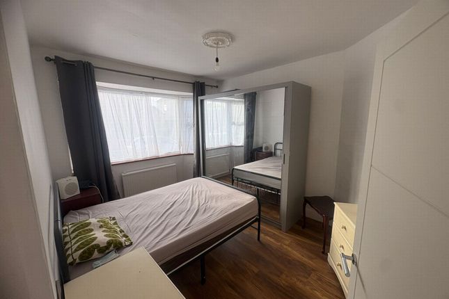 65, Philip Road, London photo 3