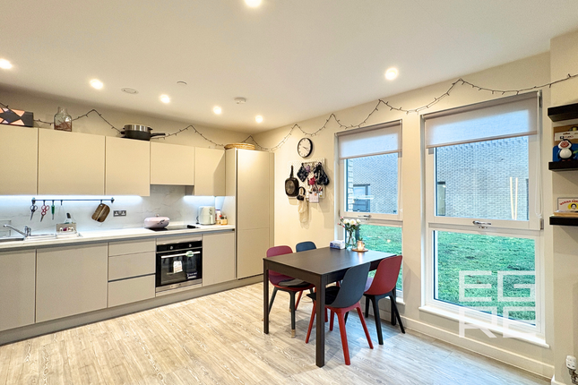 65, Alder Point, London photo 4