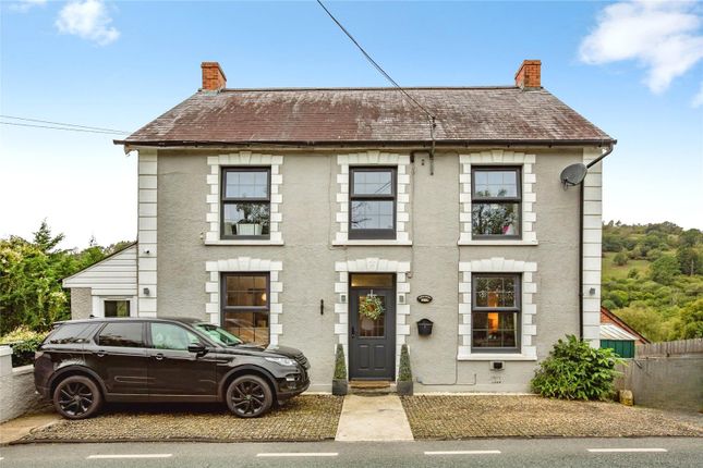 3-bed detached on Gwenfro,, Pencader, Carmarthenshire, £239,950