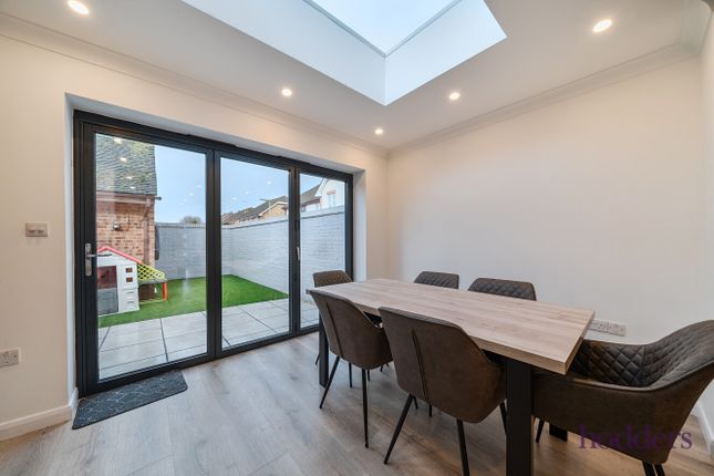 24, Warwick Deeping, Ottershaw photo 4