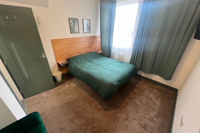 007 Warmsworth Road, Room 4, Doncaster photo 3