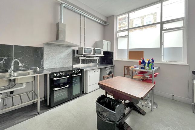 84 D,, Ifield Road, London photo 3