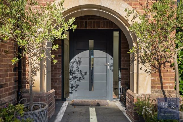 2 Lichen House, Hammondstreet Road, West Cheshunt photo 3