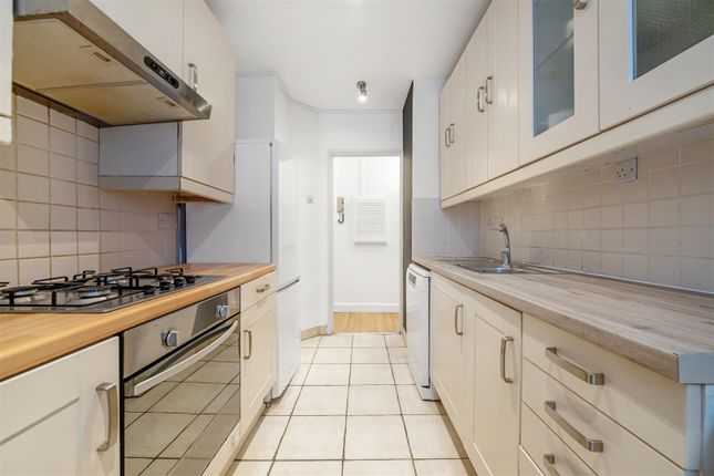 Thumbnail Flat for sale in Markham House, Kingswood Estate, West Dulwich