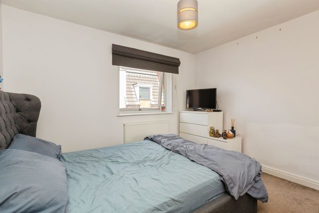 11, Boldison Close, Aylesbury photo 4