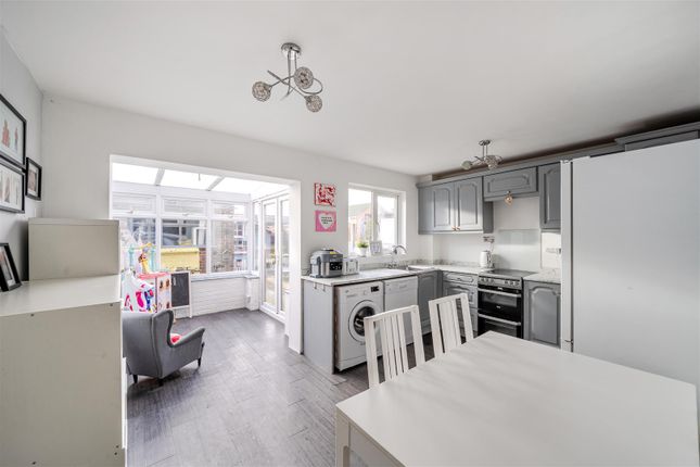 27, Gibson Close, Lee-On-The-Solent photo 3