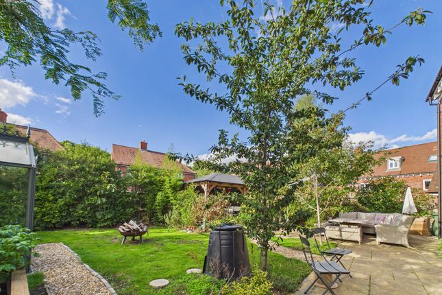 4 Clarence Court, Polegate photo 4