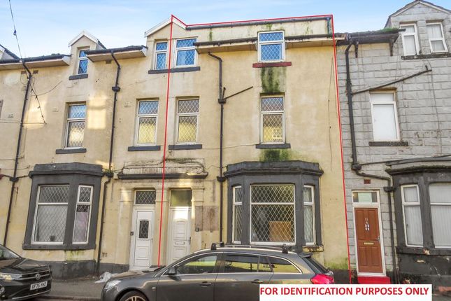 Studio house on 13 Bairstow Street, Blackpool, £30,000