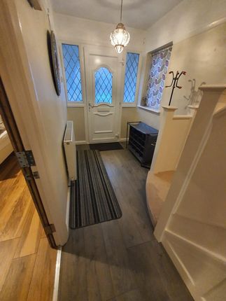 5, Queens Road, Uxbridge photo 2