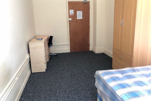 Room to rent in Demesne Road, Whalley Range, Manchester