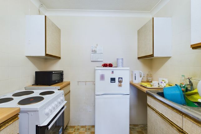 Thumbnail Flat for sale in Eastern Road, Brighton