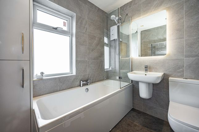 13, Stainsby Avenue, Derbyshire photo 4