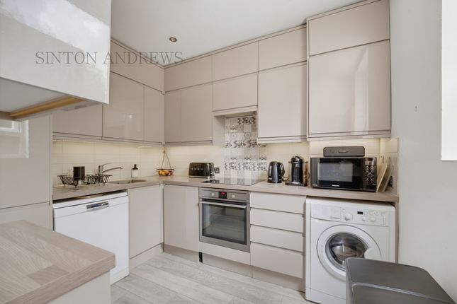 26a, Lammas Park Road, London photo 5