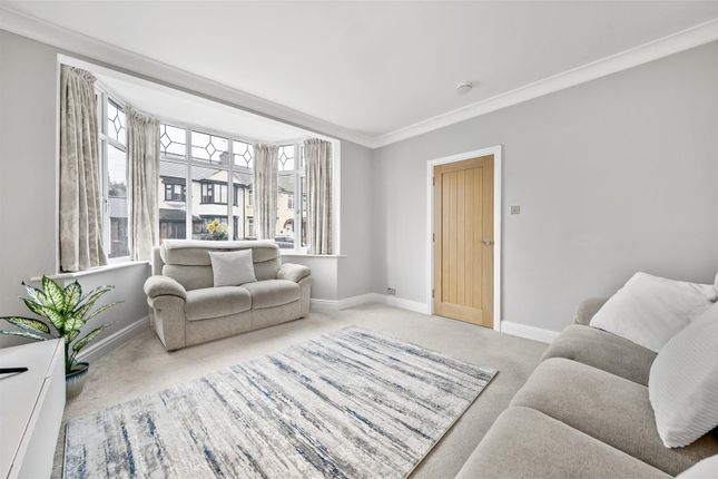 72, Beccles Drive, Barking photo 4