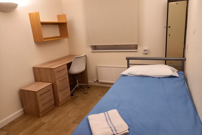 Thumbnail Shared accommodation to rent in Essex, Redbridge