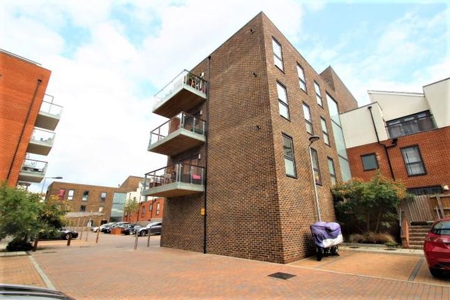 Thumbnail Flat to rent in Ridge Place, Orpington, Kent