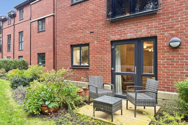 Apt 11, Queens View, Stockport photo 4