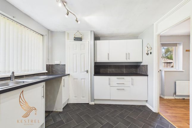 2, Hill Estate, Pontefract photo 3