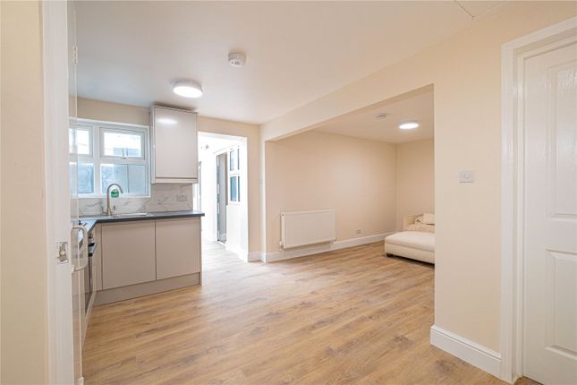 Thumbnail Bungalow to rent in Florence Cantwell Walk, Archway, London