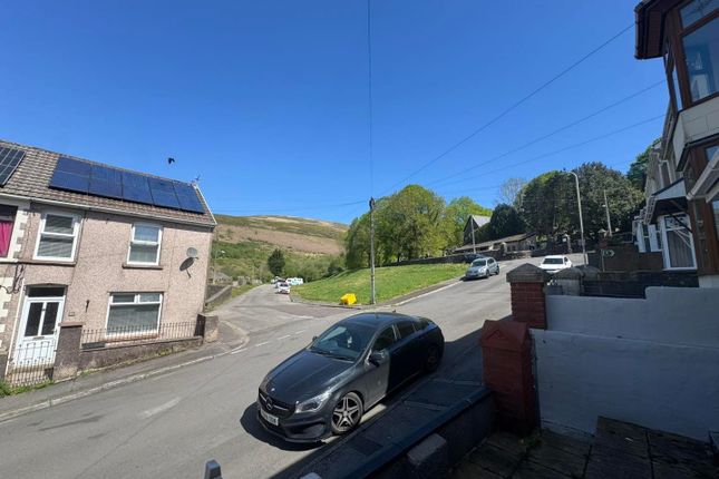 61 Alexandra Road, Bridgend photo 3