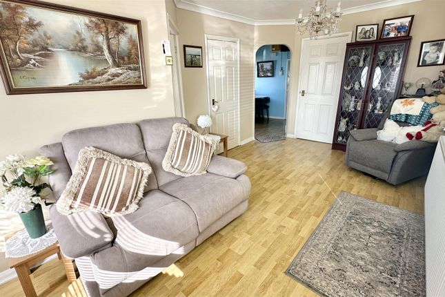 8, Brooklands, Jaywick photo 2