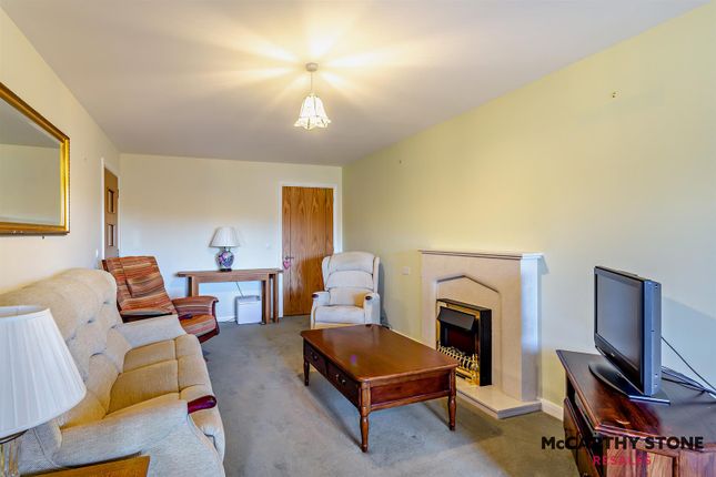 Flat for sale in Squirrel Way, Shadwell, Leeds