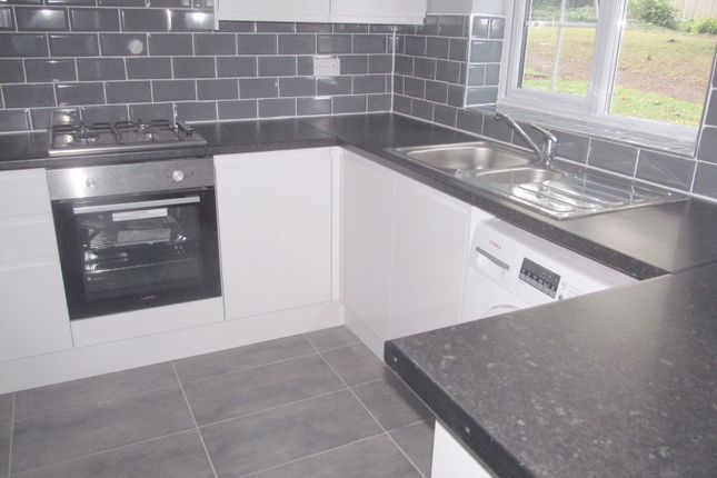 9, Whitby Drive, Reading photo 3