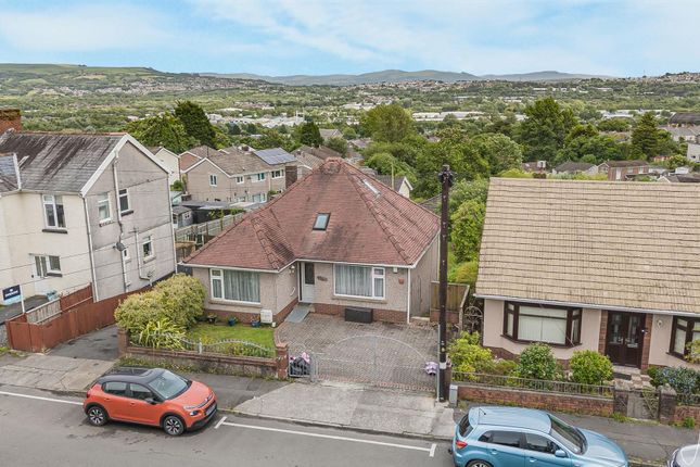 3-bed bungalow on 66 Vicarage Road, Swansea, £260,000