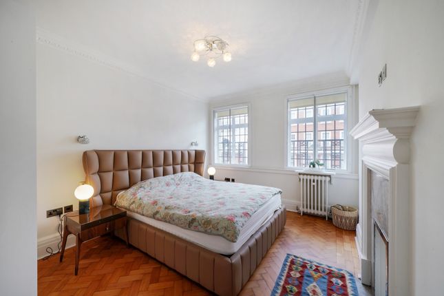Flat to rent in Chiltern Court, Baker Street