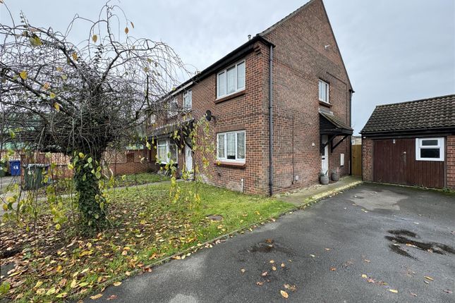 Thumbnail End terrace house for sale in Chapel Close, Grays