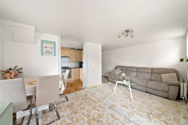 29, Admiralty Close, West Drayton photo 4
