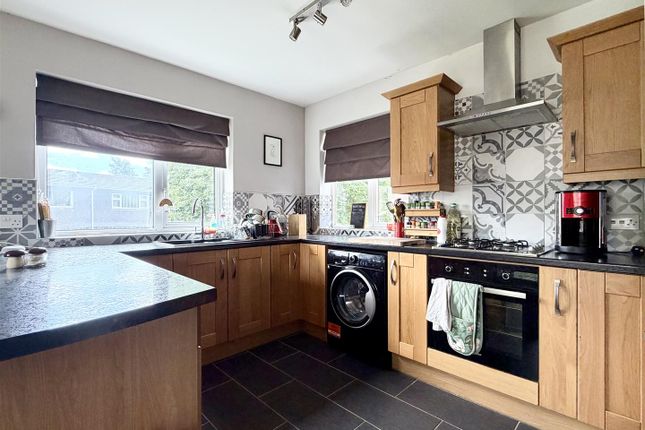 16, Rothesay Mead, Hereford photo 4
