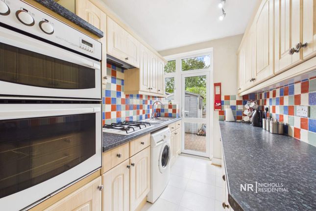 13, Green Lanes, West Ewell photo 2
