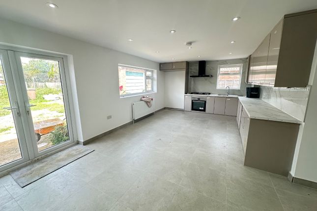 24, Green Lane, Luton photo 2