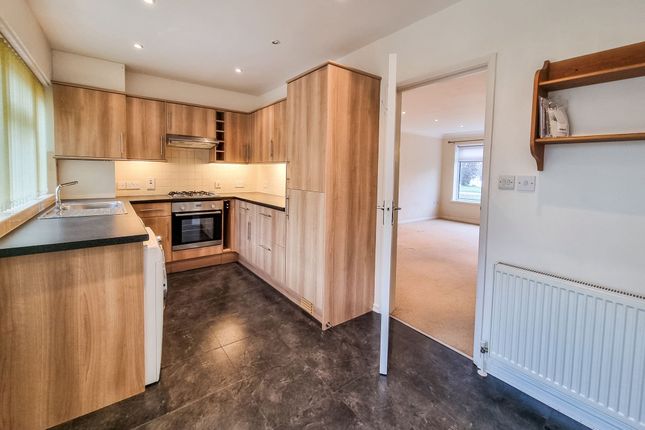 12 Brinsworth Close, Twickenham photo 2
