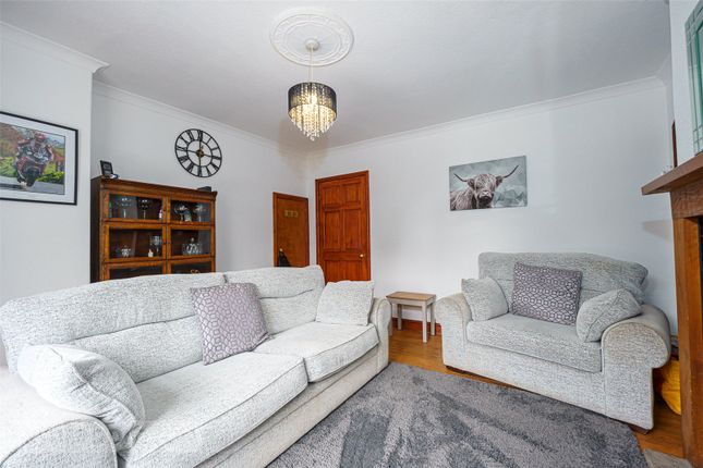 172, Leymoor Road, Huddersfield photo 4