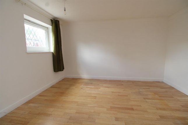 73, Sheepwalk, Peterborough photo 4