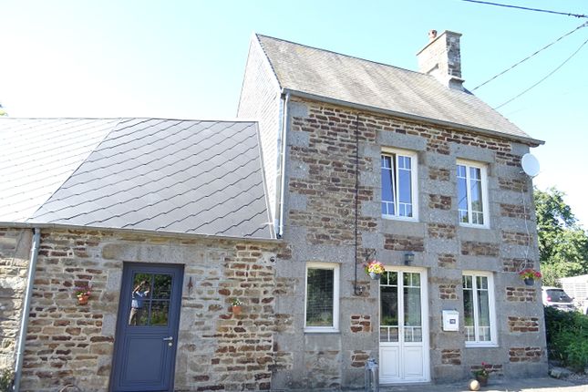 Thumbnail Cottage for sale in Tinchebray, Basse-Normandie, 61800, France