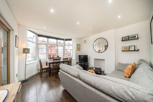26B, Gleneldon Road, London photo 3