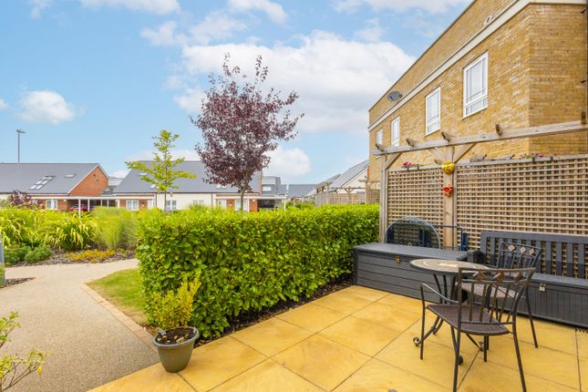 26, Hurricane Way, Folkestone photo 3