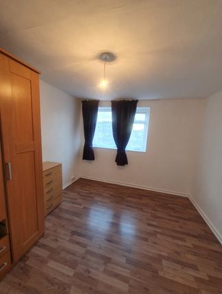 115b, Northumberland Park, London photo 2