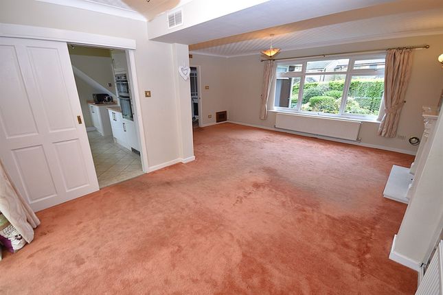 5 Harrington Drive, Macclesfield photo 3