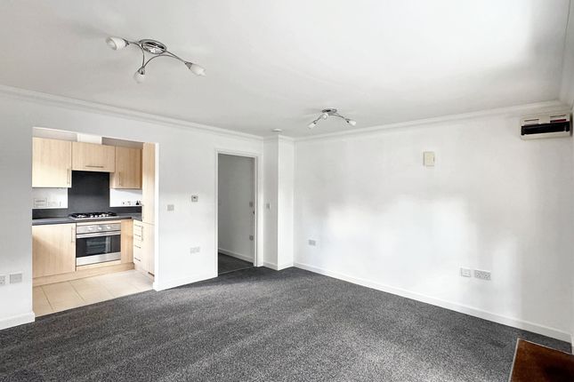 8, Orchard Court, Ashford photo 3